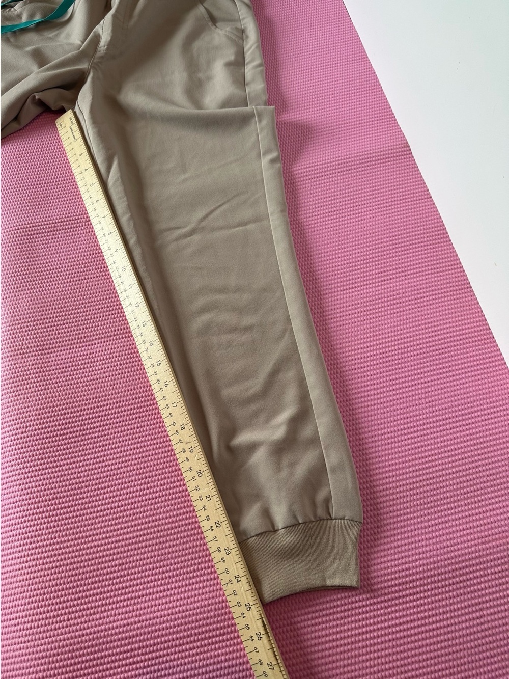 Figs Beige jogger size xs - Picture 9 of 10